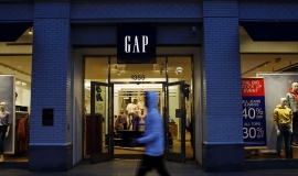 Gap集团CEO Art Peck 离职，本要被剥离的 Old Navy 前途成迷。